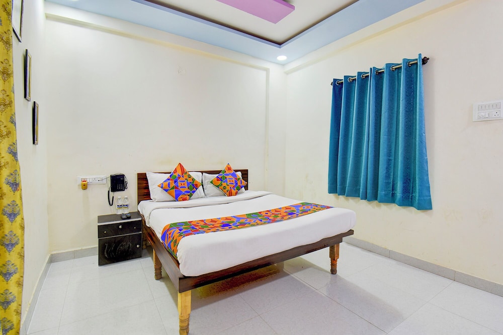 FabHotel Royal Inn Dehu