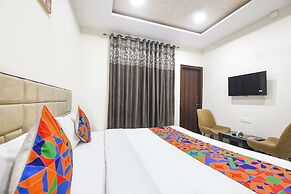 Fabhotel Canal View