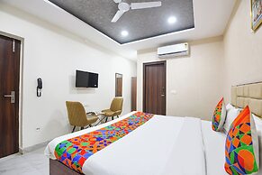 Fabhotel Canal View