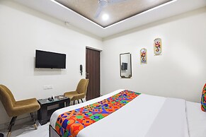 Fabhotel Canal View