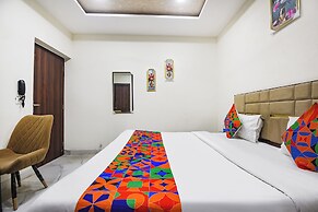 Fabhotel Canal View