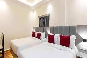 Fabhotel Aarti Residency