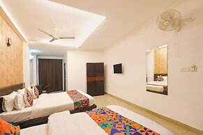 Fabhotel Golden Palm