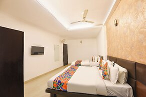 Fabhotel Golden Palm