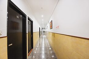 Fabhotel Golden Palm