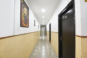 Fabhotel Golden Palm