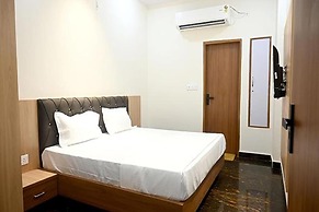 Fabhotel Bankey Bihari Bhawan