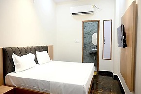 Fabhotel Bankey Bihari Bhawan