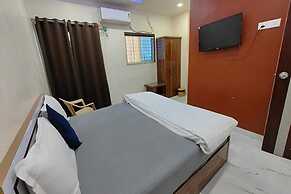 Fabhotel The Royal Inn