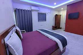 Fabhotel The Royal Inn