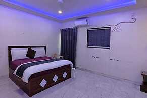 Fabhotel The Royal Inn