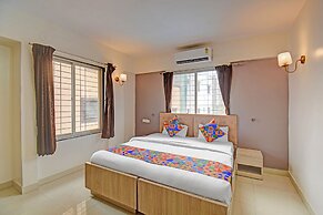 Fabhotel Panchsheel Crown