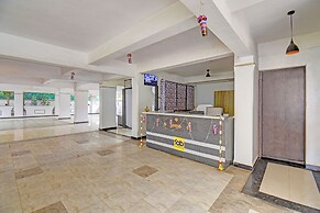 Fabhotel Panchsheel Crown