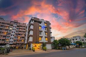 Fabhotel Panchsheel Crown