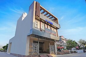 Fabhotel The Taj Majestic
