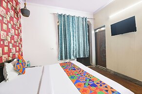 Fabhotel Decent