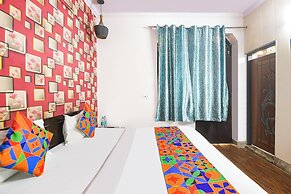 Fabhotel Decent