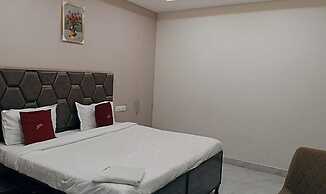 Fabhotel Radha Madhav