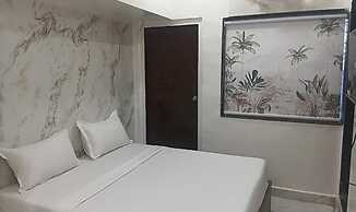 Fabhotel Radha Madhav