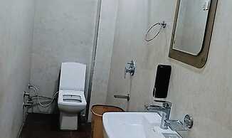 Fabhotel Radha Madhav