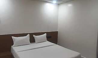 Fabhotel Radha Madhav
