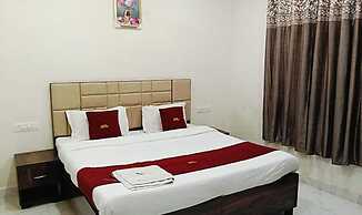 Fabhotel Radha Madhav
