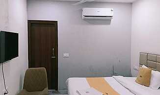 Fabhotel Radha Madhav