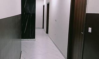 Fabhotel Radha Madhav