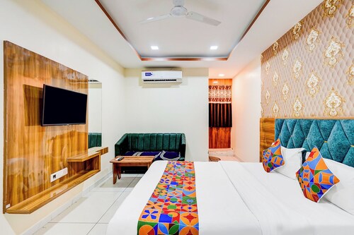 Fabhotel Lake View I