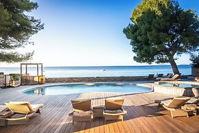 Hôtel La Pinède Plage