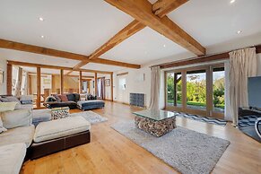 Amazing Country Retreat, hot tub