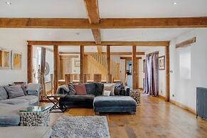 Amazing Country Retreat, hot tub