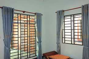 AHHA Bungalow Kampot