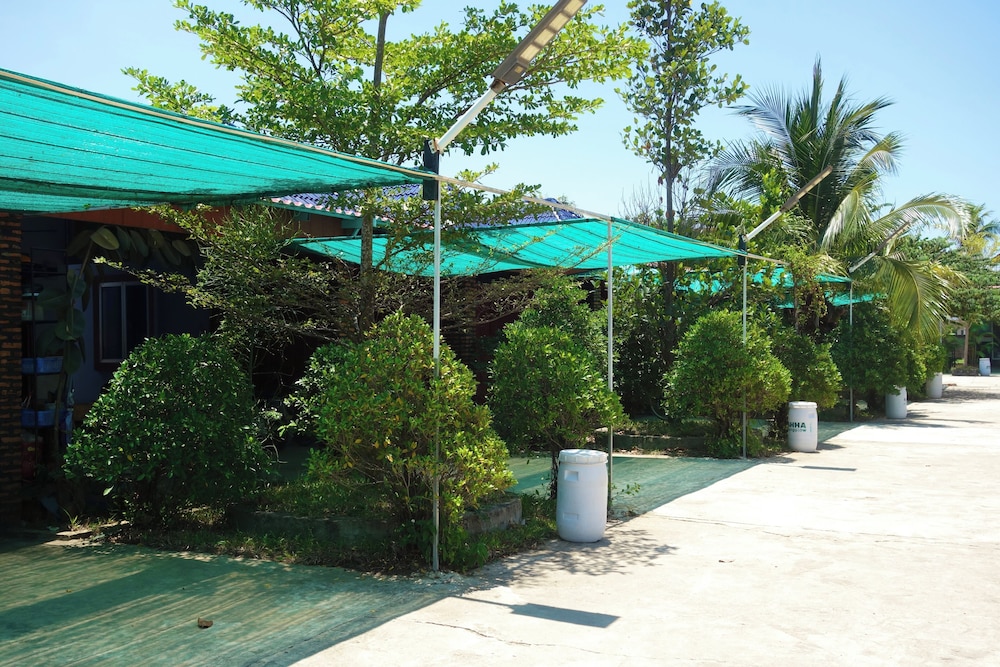 AHHA Bungalow Kampot