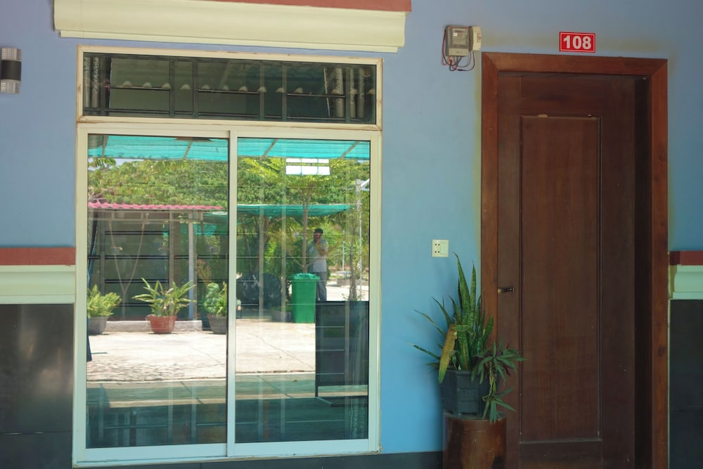 AHHA Bungalow Kampot