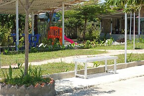 AHHA Bungalow Kampot