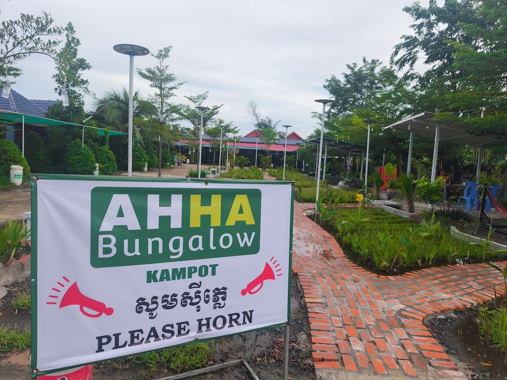 AHHA Bungalow Kampot