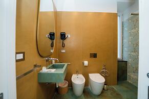 Four Points Suites