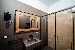 Four Points Suites