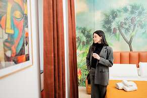 Four Points Suites