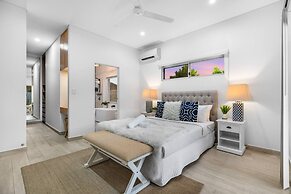 Zenhouse Solstice Designer 4-br Executive Retreat