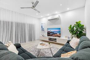 Zenhouse Solstice Designer 4-br Executive Retreat