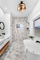 Zenhouse Solstice Designer 4-br Executive Retreat