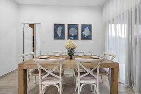 Zenhouse Solstice Designer 4-br Executive Retreat