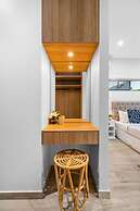 Zenhouse Solstice Designer 4-br Executive Retreat