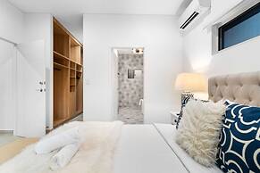 Zenhouse Solstice Designer 4-br Executive Retreat
