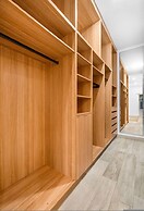 Zenhouse Solstice Designer 4-br Executive Retreat