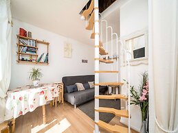 Modern Alpine Apartment in La Foux