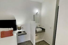 Lavish Studio w Kitchen Downtown 1