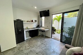 Lavish Studio w Kitchen Downtown 1